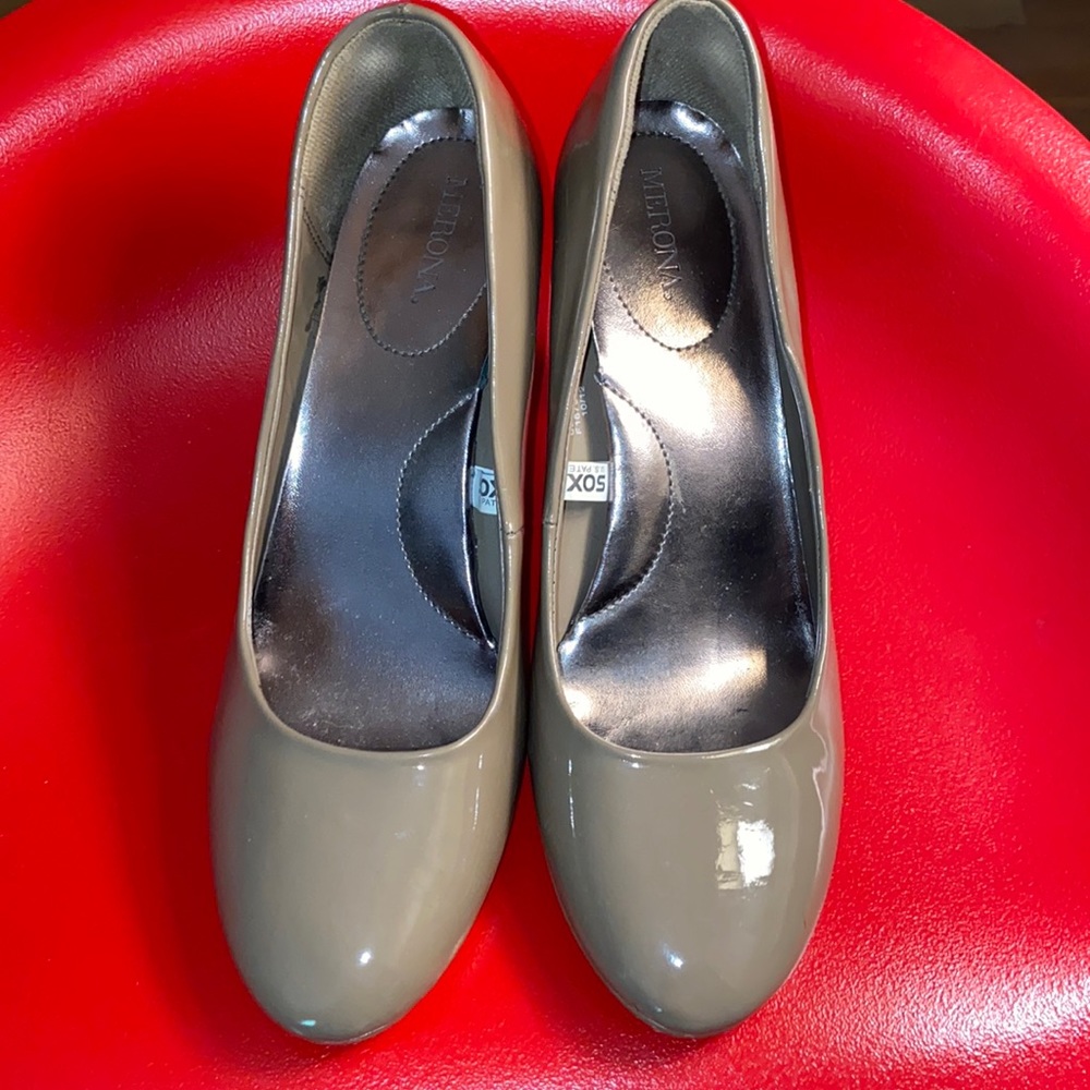 Basic Taupe Pumps! 👠